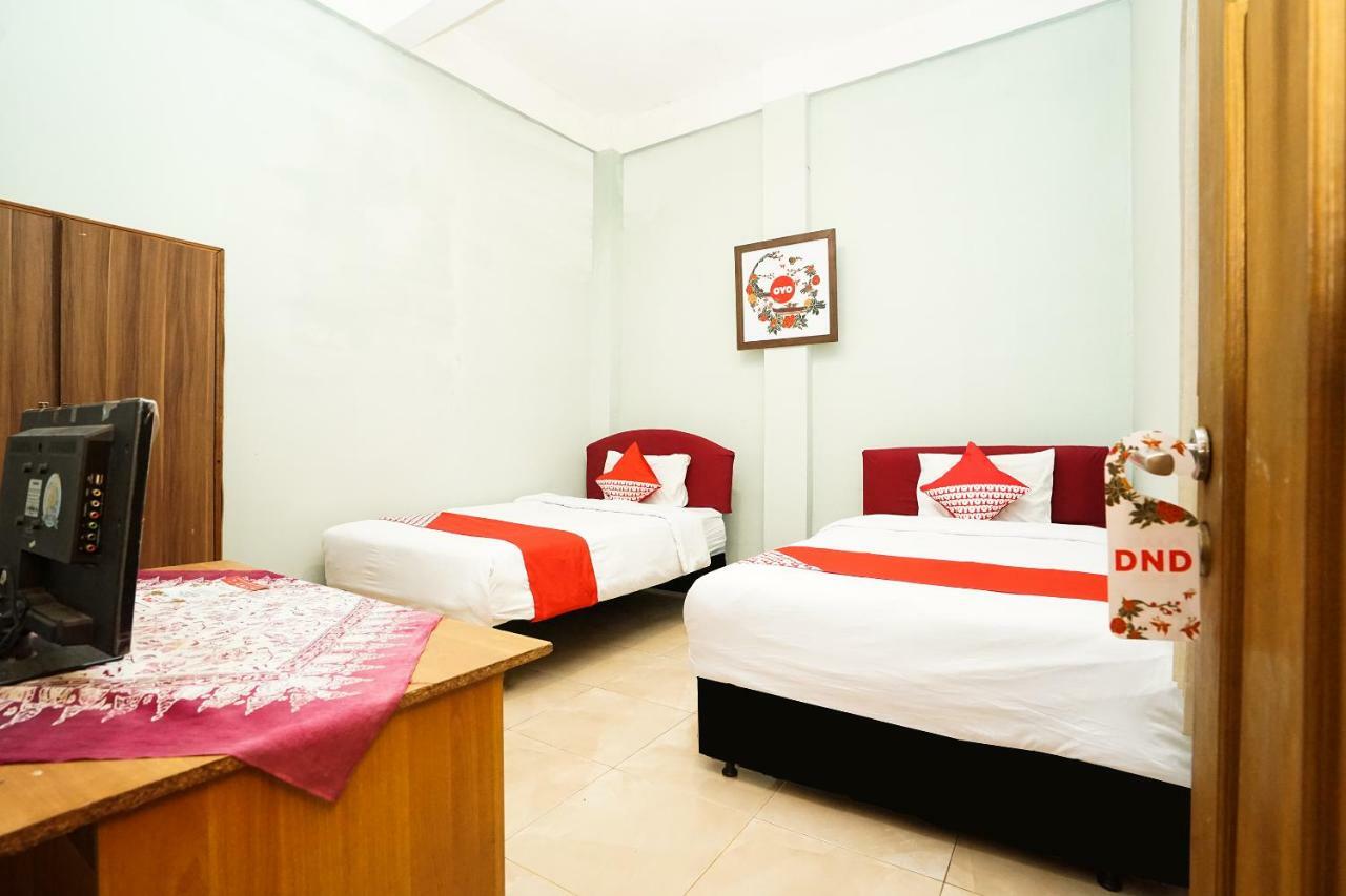Kartika Syariah Homestay By Stayku Surabaya Exterior photo