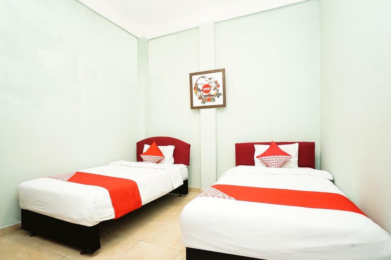 Kartika Syariah Homestay By Stayku Surabaya Exterior photo